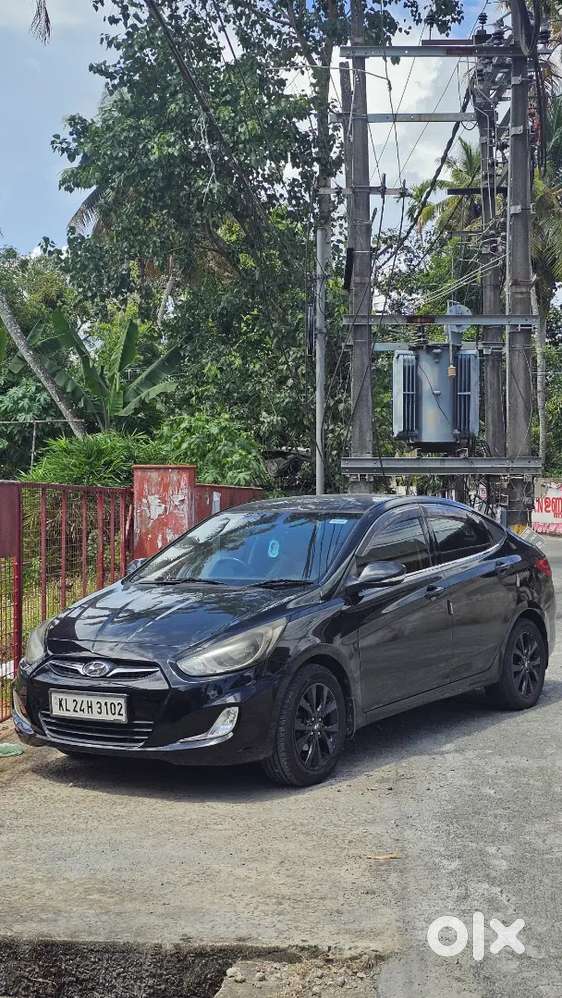 Verna Fluidic Sx Diesel Thunder Black