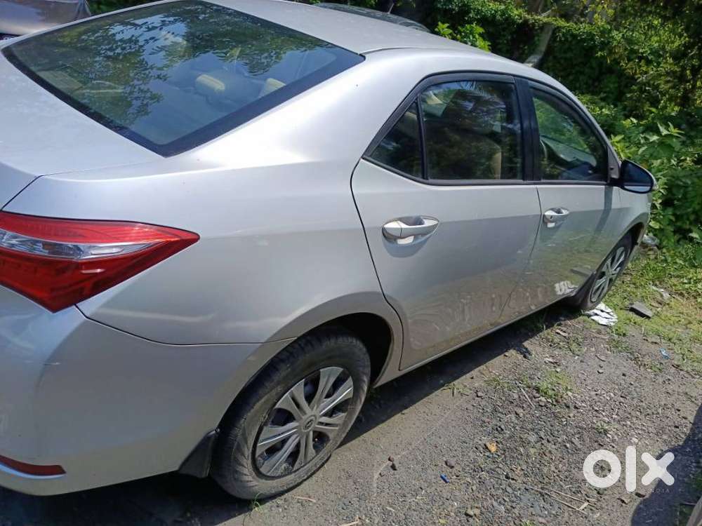 Toyota Corolla Altis 1.8 J, 2015, Petrol