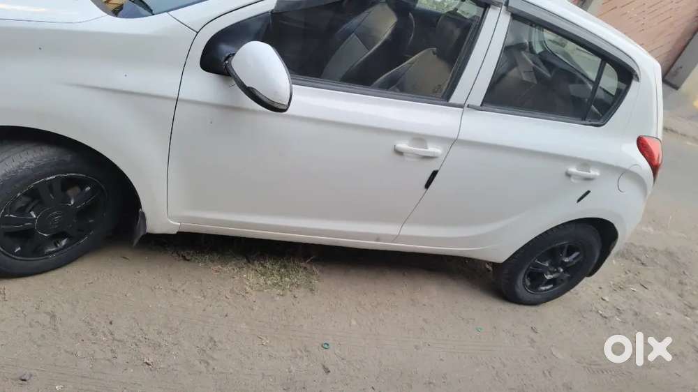 Hyundai I20 Sportz 2012 Diesel Owner-2