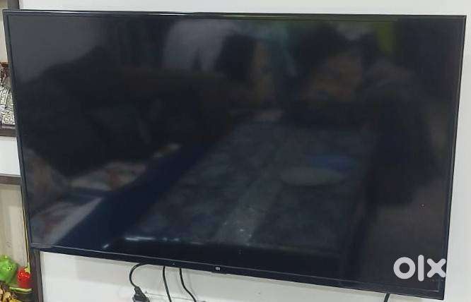 Selling a Mi LED Smart TV 4A 108 cm (43) with remote - 8500/- Rs.