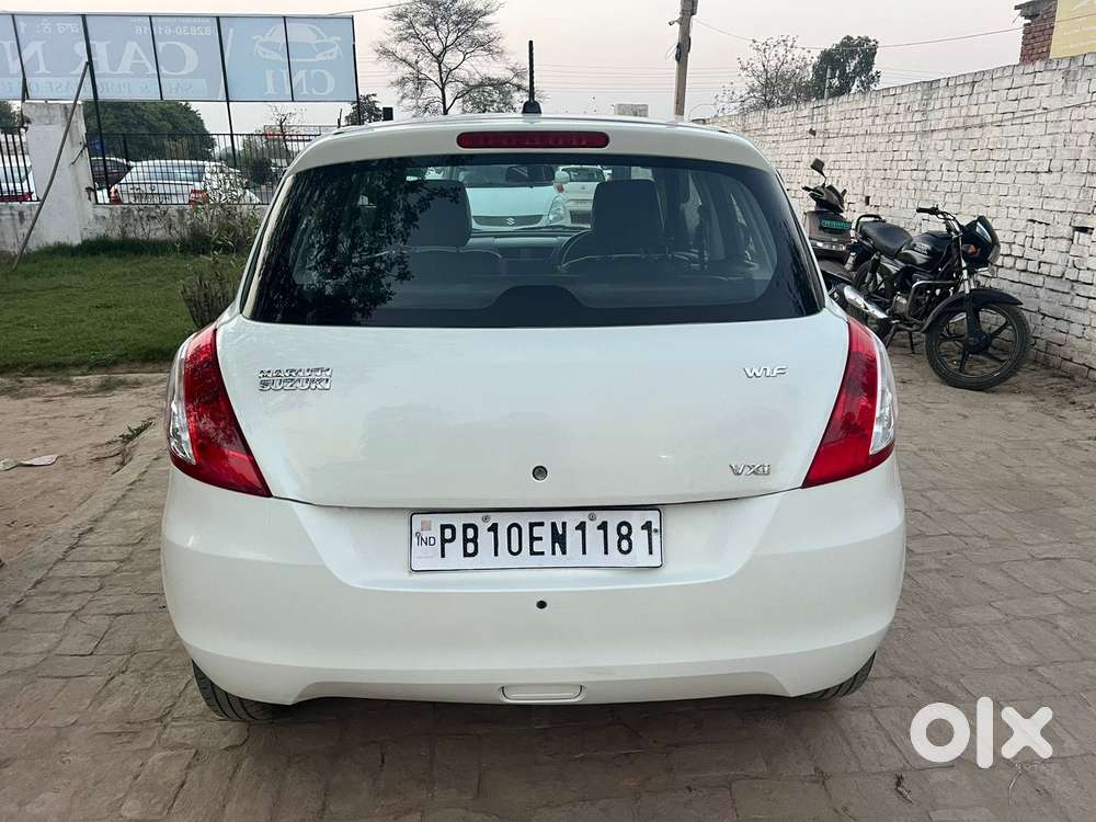 Maruti Suzuki Swift 2011-2014 Vxi, 2013, Petrol