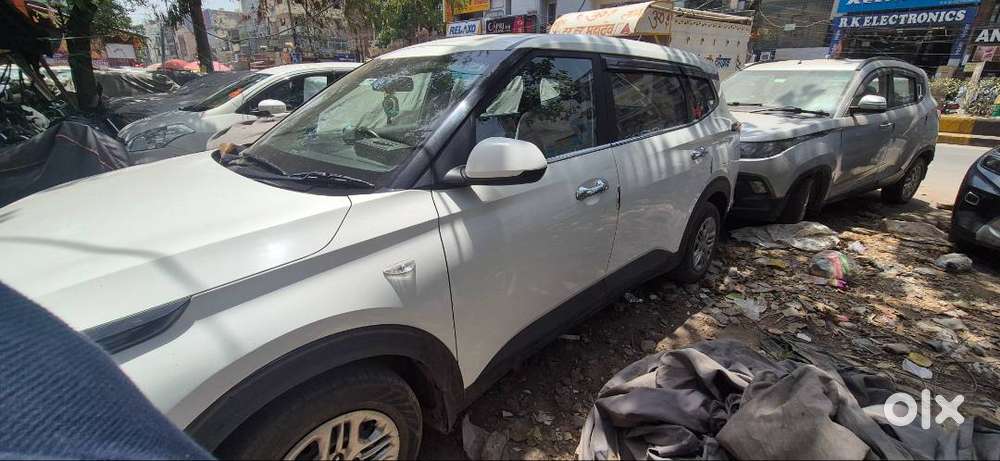 Kia Carens 2023 Petrol Mt