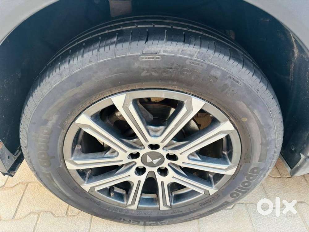 Mahindra Xuv700 2.2 Ax 7 Diesel Mt Luxury Pack Str, 2023, Diesel