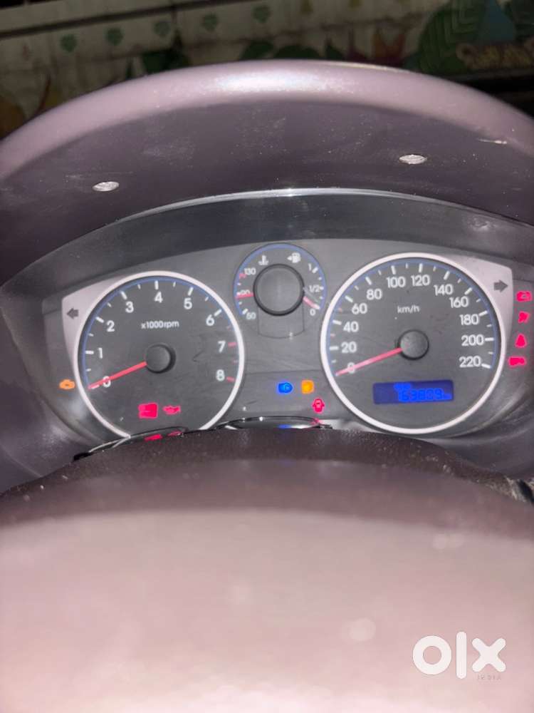 Hyundai I20 Asta Top Model Petrol +cng With 2011 Model Paper Work Done