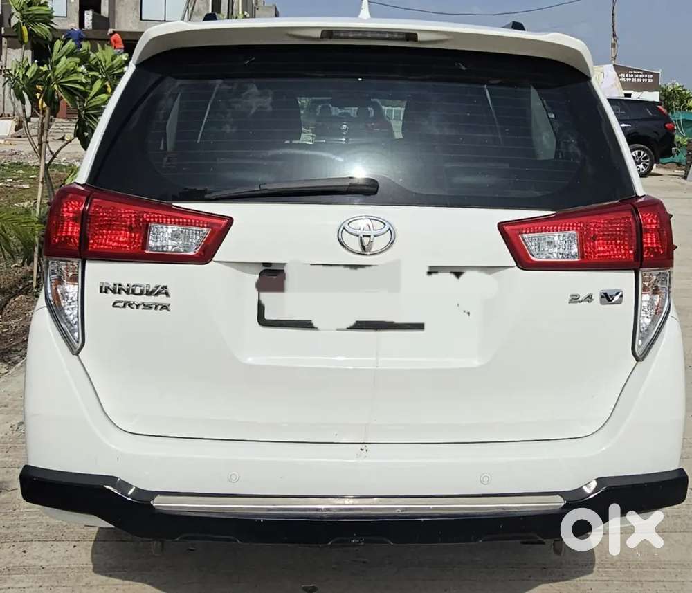 Toyota Innova Crysta 2018 Diesel 140000 Km Driven