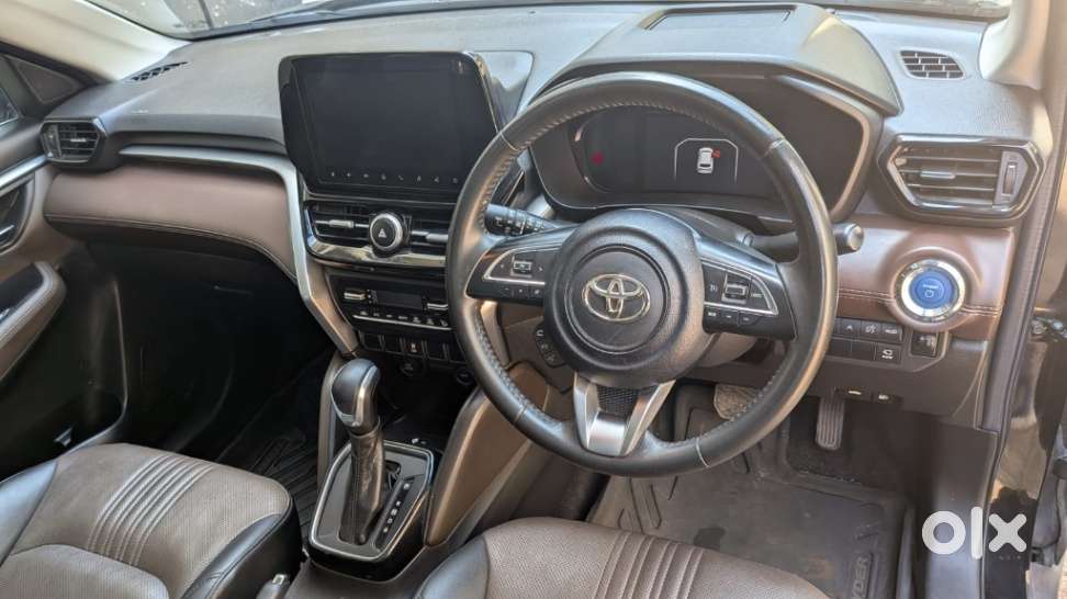 Toyota Urban Cruiser Hyryder 1.5 V Hybrid, 2023, Petrol