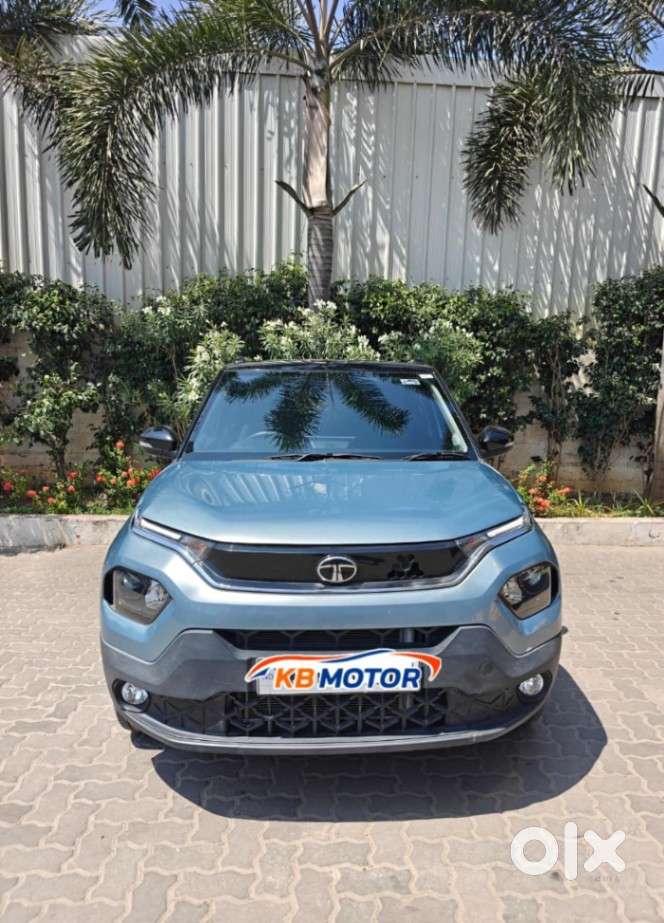 Tata Punch 1.2 Revotron Creative Dual Tone, 2025, Petrol