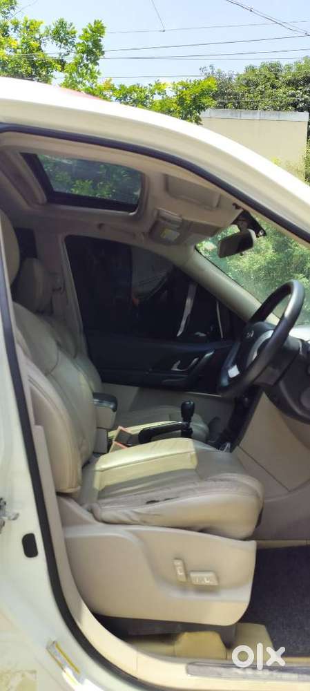 Mahindra XUV500 2.2 W10, 2017, Diesel