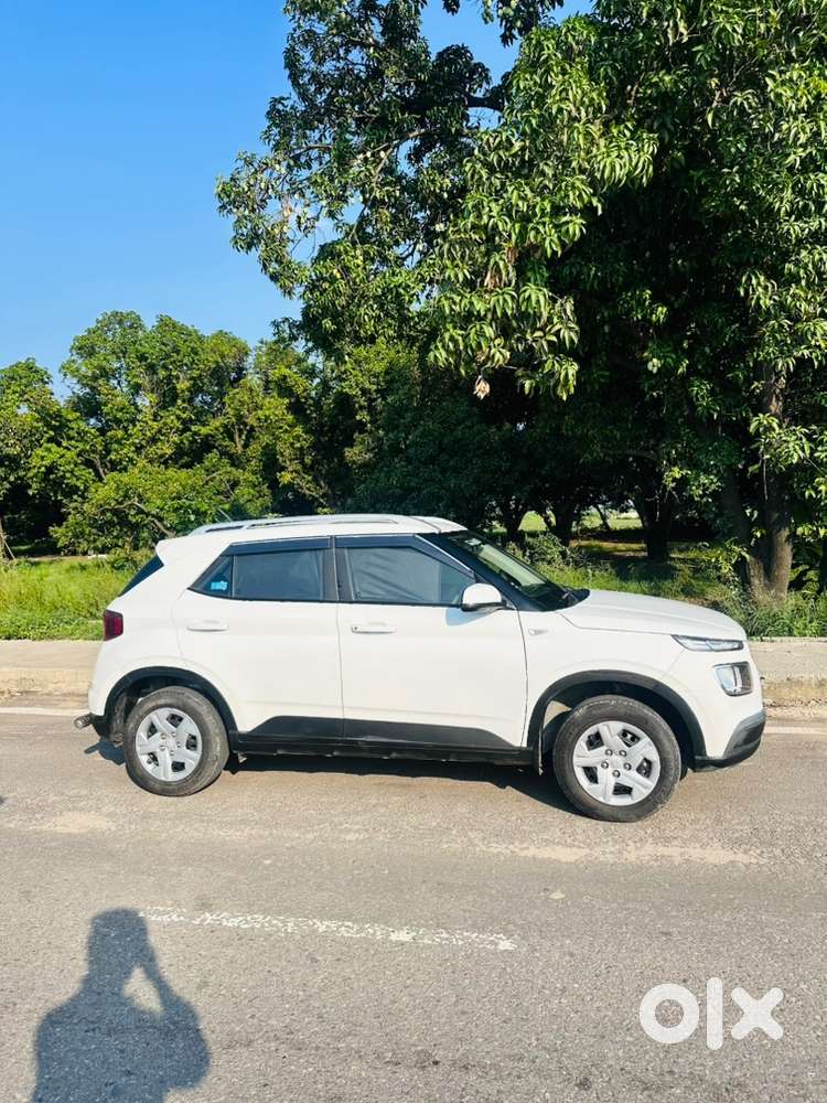 Hyundai Venue Petrol 2022
