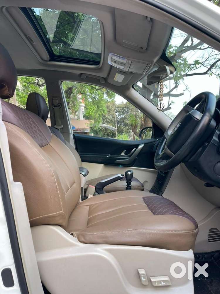 Mahindra Xuv500 2017 Diesel 90000 Km Driven