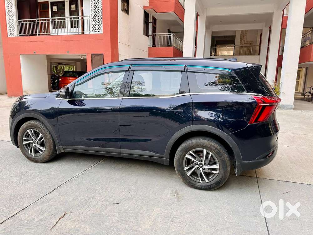 Mahindra Xuv700 2.0 Ax 5 Petrol Mt 7 Str, 2024, Petrol