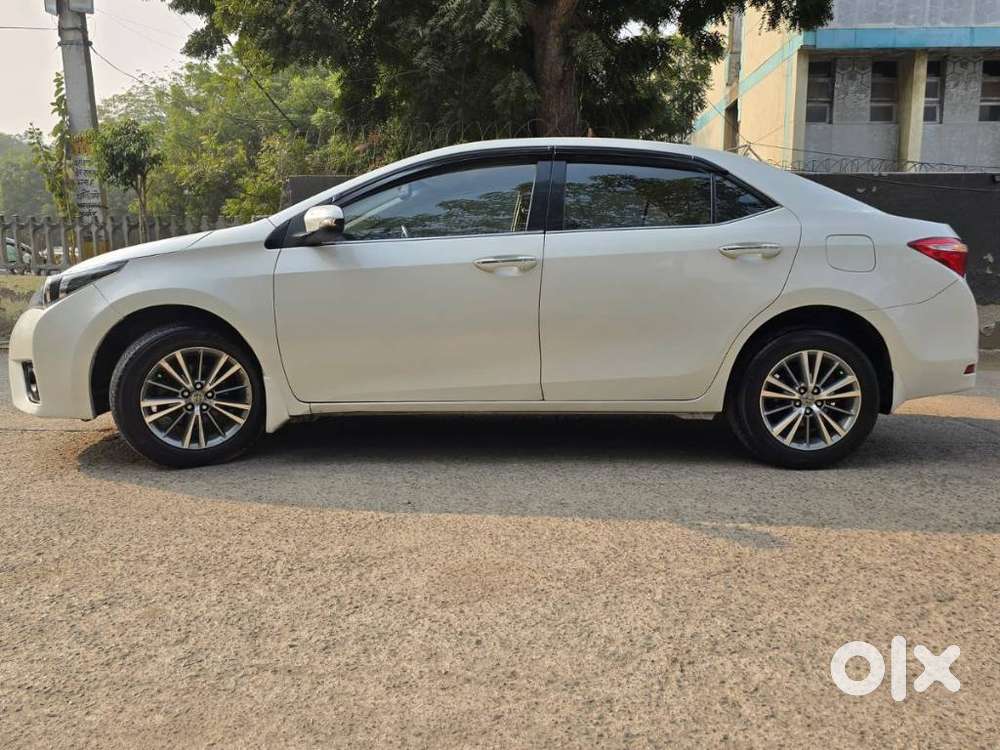 Toyota Corolla Altis 2013-2017 Vl At, 2016, Petrol