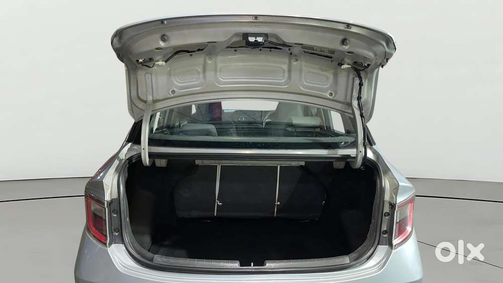 Hyundai Aura 1.2 E Petrol Mt, 2020, Petrol