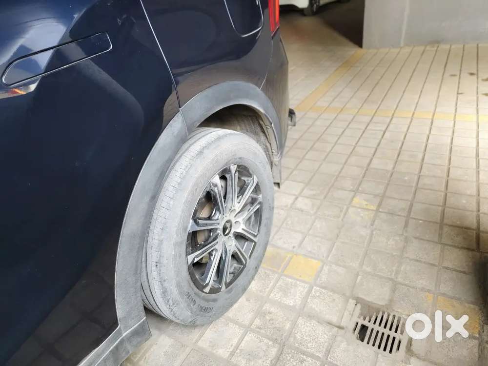 Mahindra Xuv700 Ax7 Automatic Petrol | 1st Owner | Oct 2024 | Mumbai