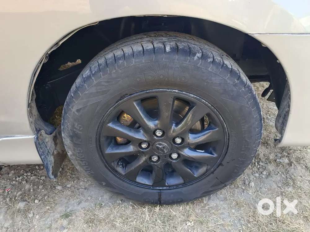 Toyota Innova Petrol 2013 Km Driven