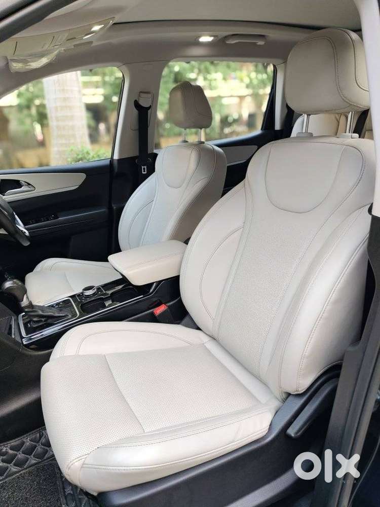 Mahindra Xuv700 2.2 Ax 7 Diesel At Luxury Pack Str Awd, 2022, Diesel