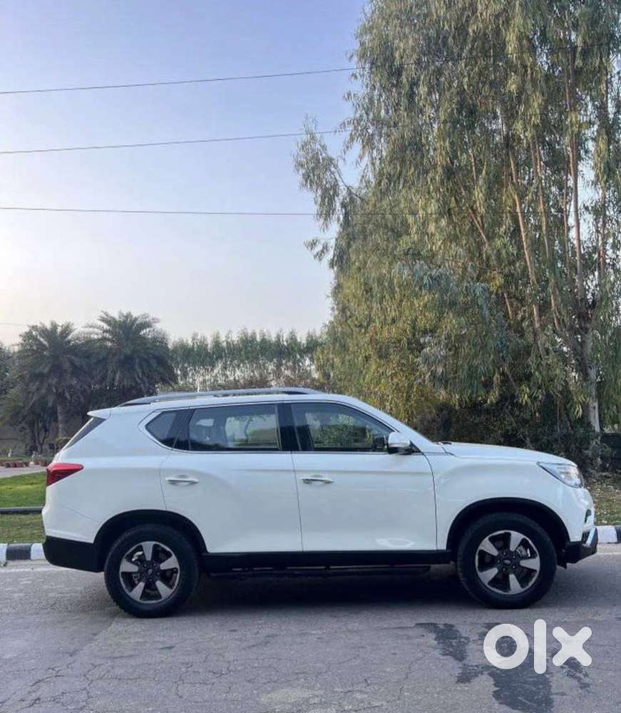 Mahindra Alturas G4, 2022, Diesel