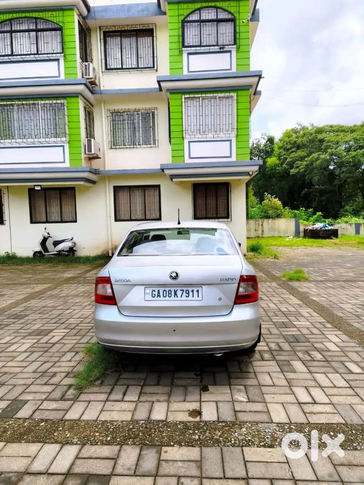 Skoda Rapid Elegance 2014 Petrol