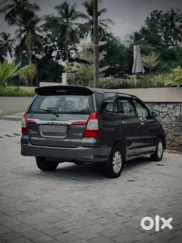 Toyota Innova 2.5 V 2011