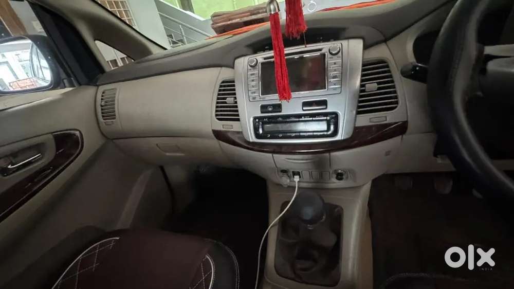 Toyota Innova 2.5 V 2012
