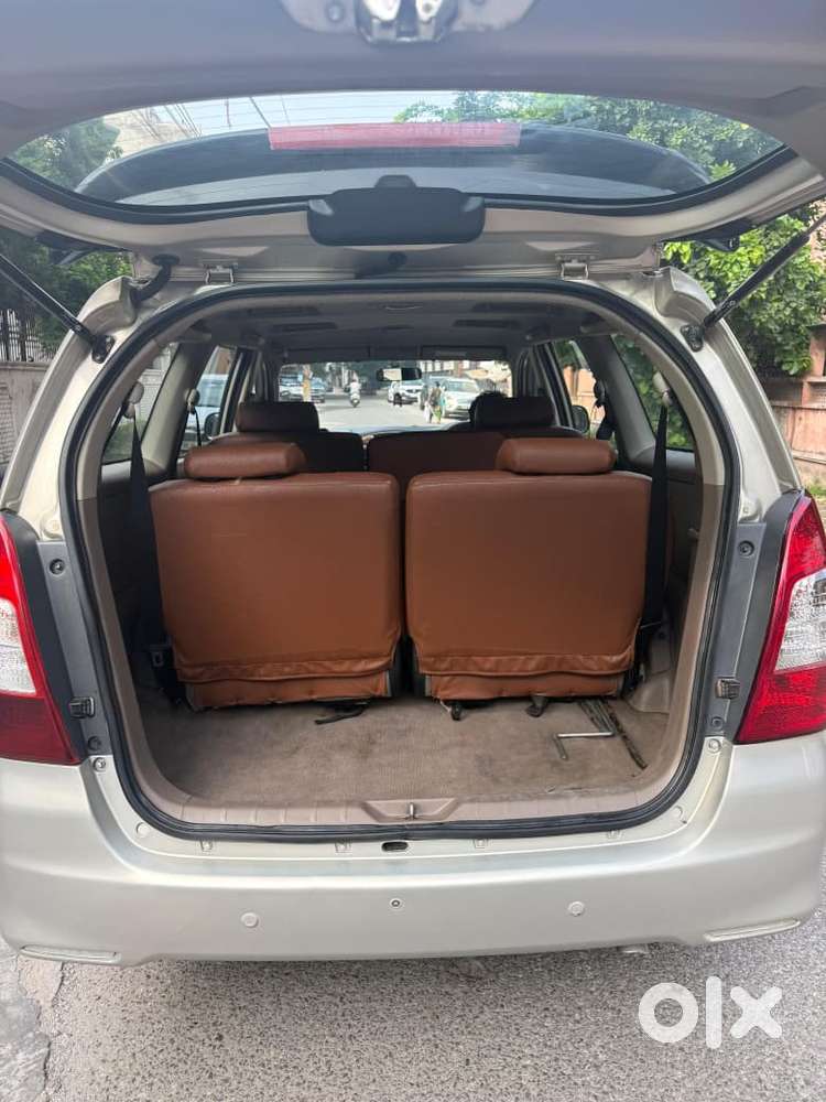 Toyota Innova 2.5 G (diesel) 8 Seater, 2015, Diesel
