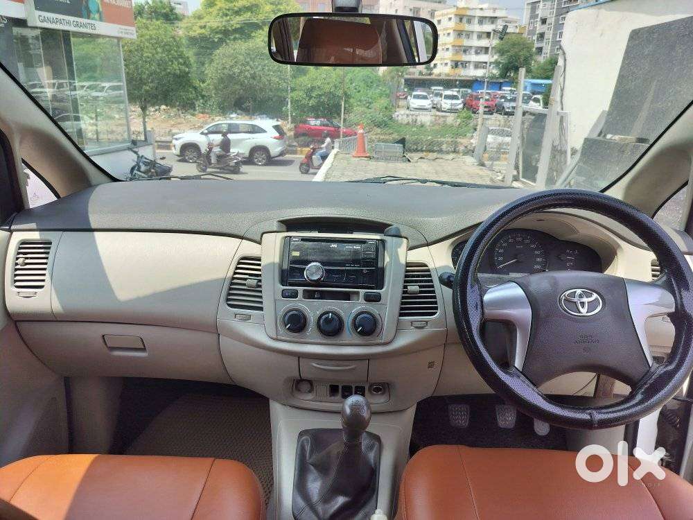 Toyota Innova 2.5 G (diesel) 7 Seater Bs Iv, 2014, Diesel
