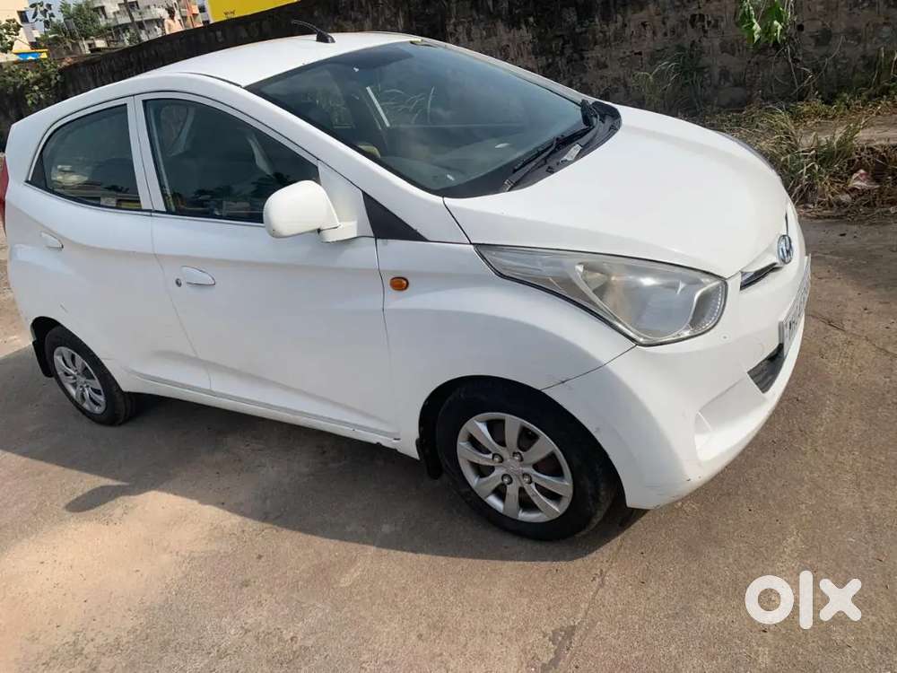 Hyundaei Eon Magna + 2012 Car