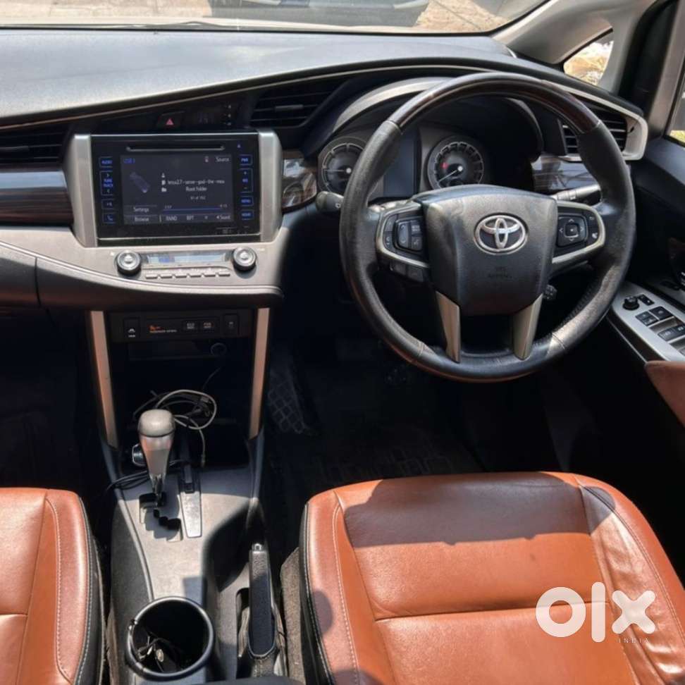Toyota Innova Crysta 2.8 Zx At 7 Seater, 2017, Diesel