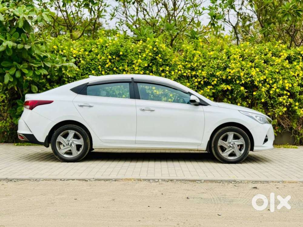 Hyundai Verna 1.5 Sx Ivt, 2022, Petrol