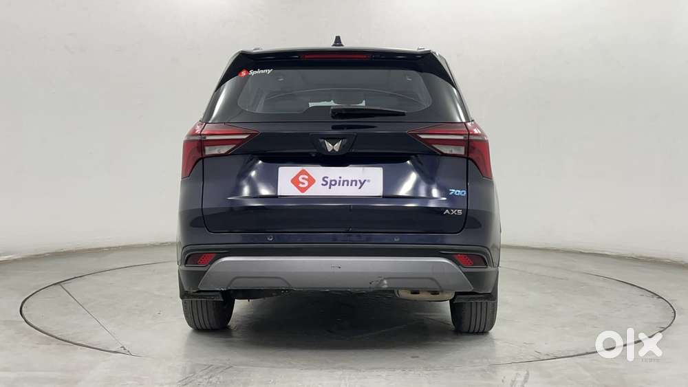 Mahindra Xuv700 2.0 Ax 5 Petrol Mt 7 Str, 2022, Petrol