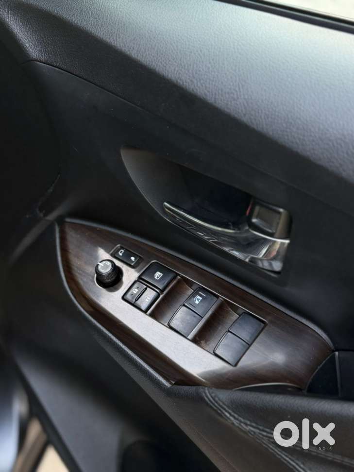 Toyota Innova Crysta [2020-ongoing] 2.4 Gx At 8 Str, 2021, Diesel