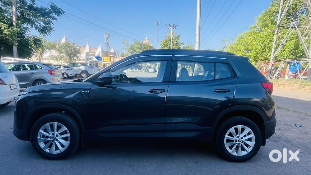 Skoda Kylaq Signature, 2025, Petrol