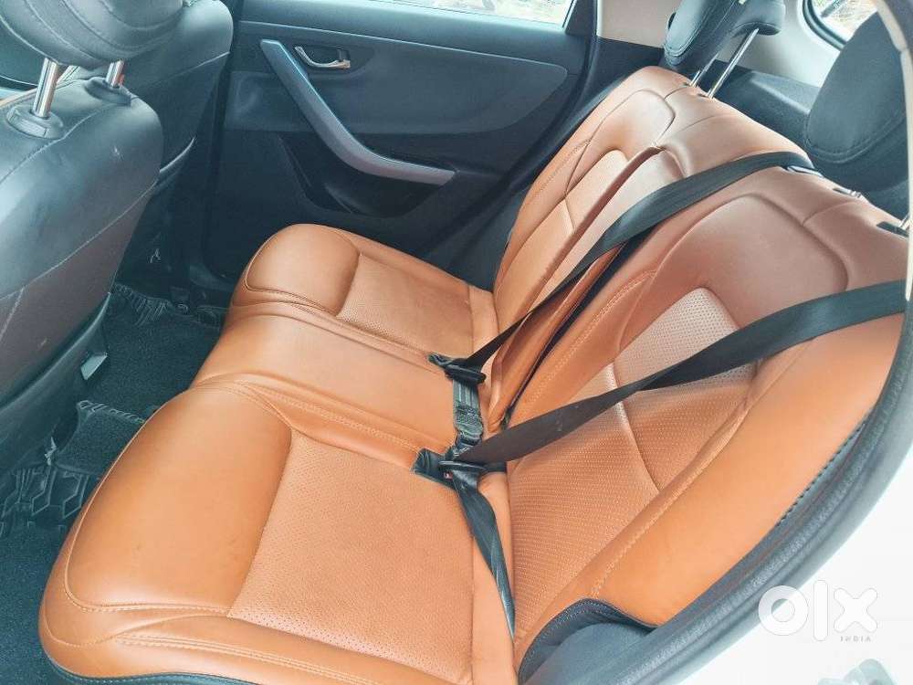 Tata Curvv Creative 1.2 Revotron Petrol 6mt, 2025, Petrol