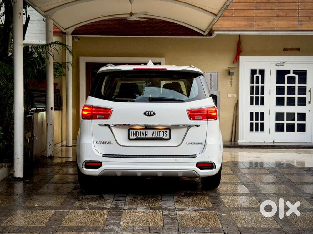 Kia Carnival Limousine