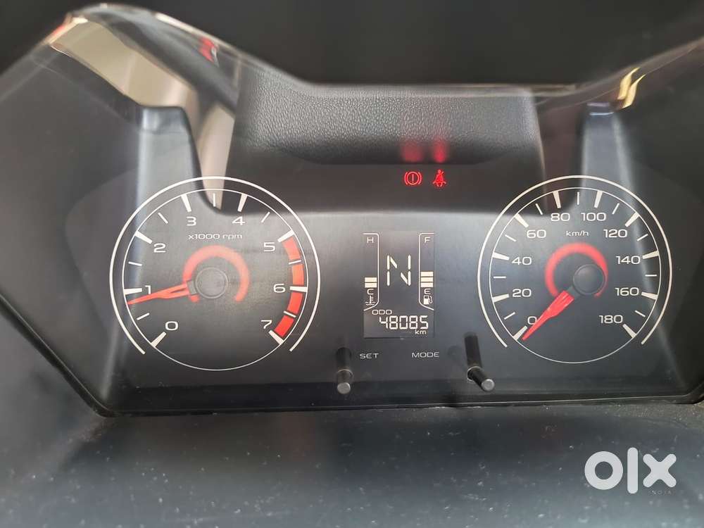 Mahindra Kuv 100 2016
