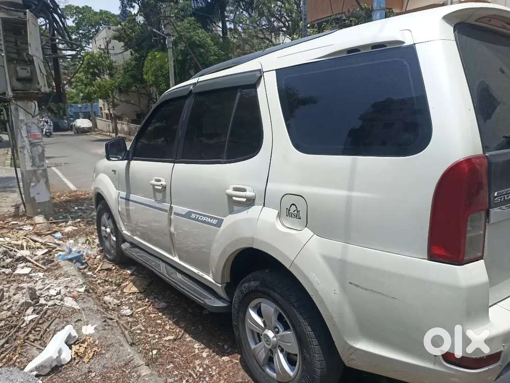 Tata Safari Storme 2017 Diesel 98500 Km Driven Top End