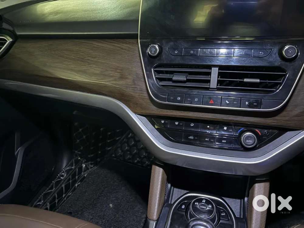 Tata Harrier Xz, 2019 Model Silver Colour Car It Is In Very Good Condi