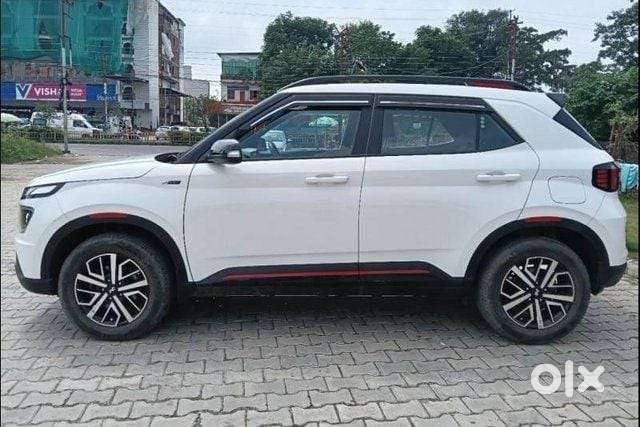 Hyundai Venue Sx(o) Knight Edition Mt, 2023, Petrol