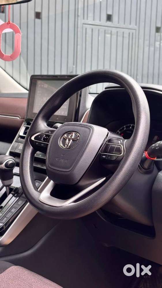 Toyota Innova Hycross, 2026, Petrol