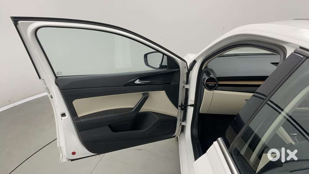 Skoda Slavia Style 1.0l Tsi Mt, 2022, Petrol