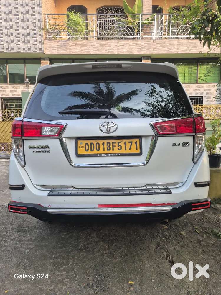 Toyota Innova Crysta Diesel 2.4 V 8 Str 2026