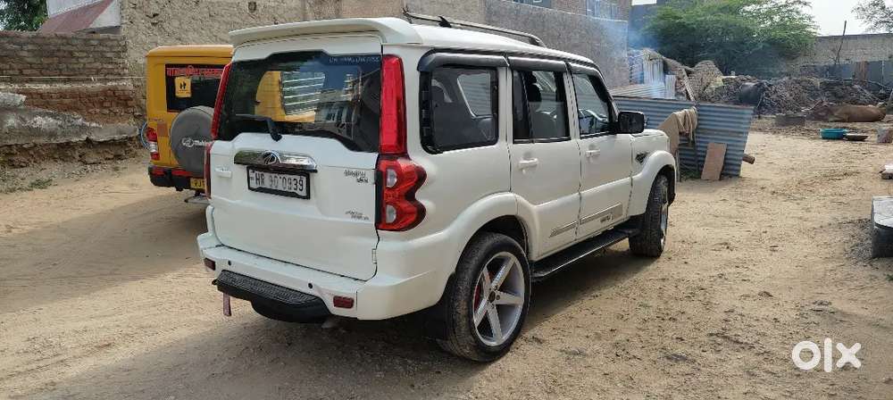 Mahindra Scorpio 2019 S11
