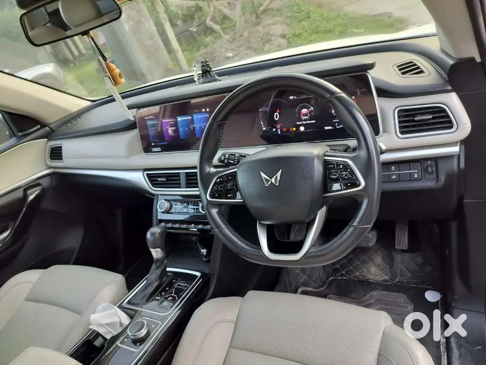 Mahindra Xuv700 Ax7 2022