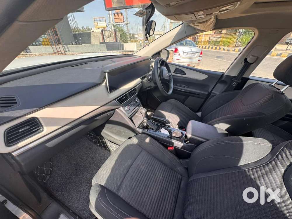 Mahindra Xuv700 2022 Diesel Well Maintained