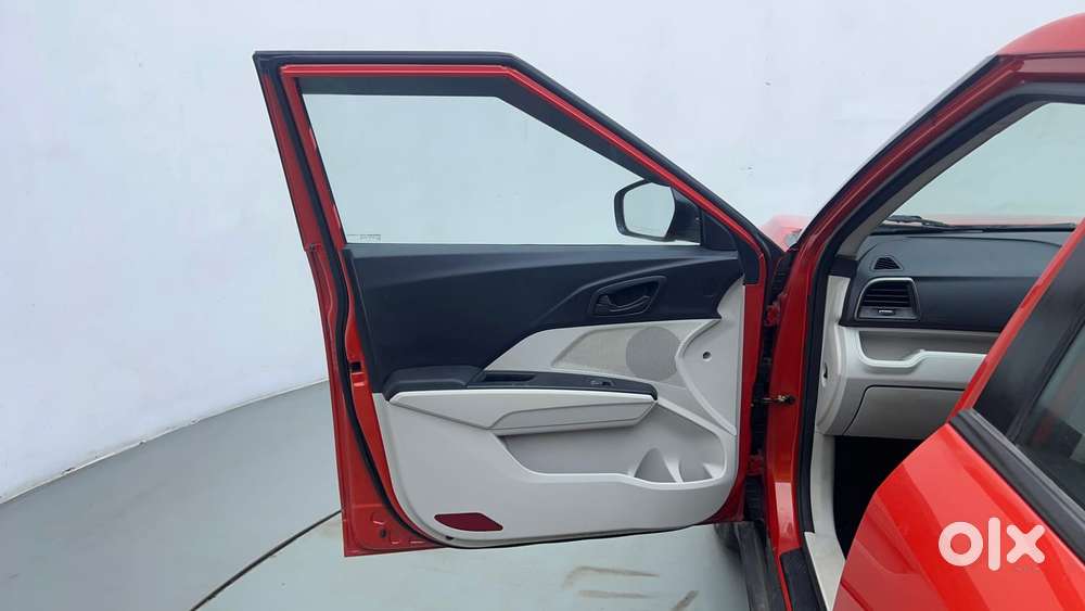 Mahindra Xuv300 W6, 2019, Petrol