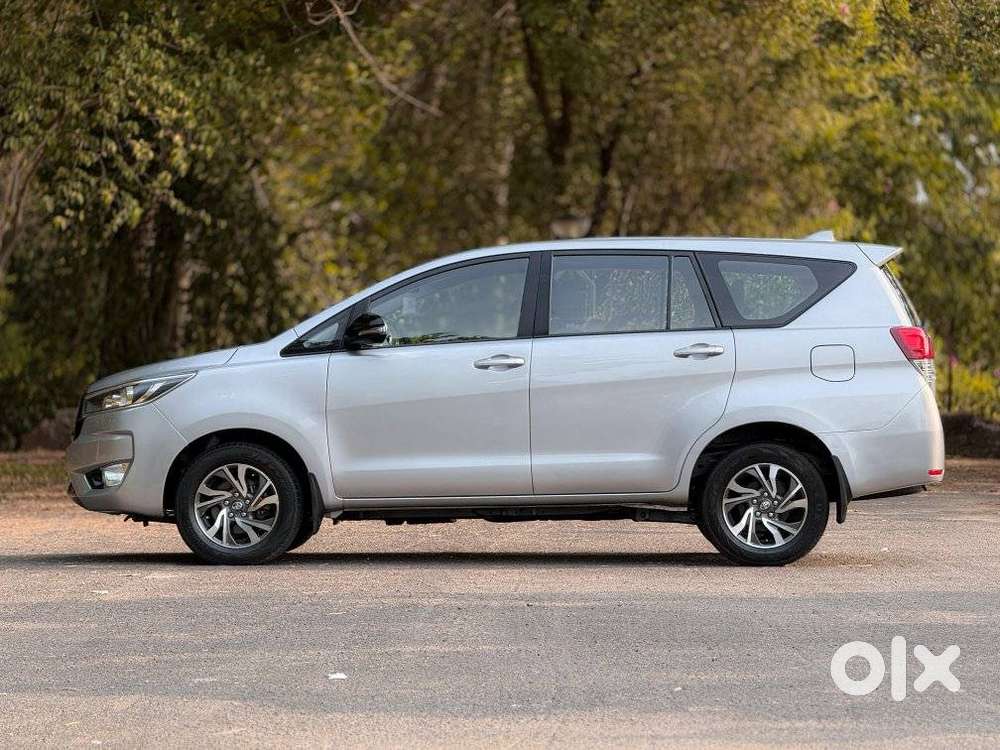 Toyota Innova Crysta 2.4 G Mt, 2022, Diesel