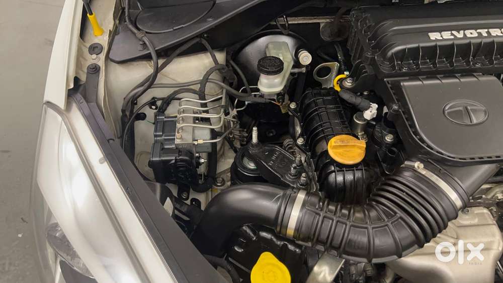 Tata Tiago Xza, 2017, Petrol