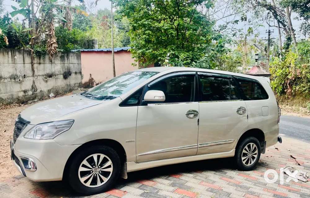 Toyota Innova 2015 Diesel Well Maintained