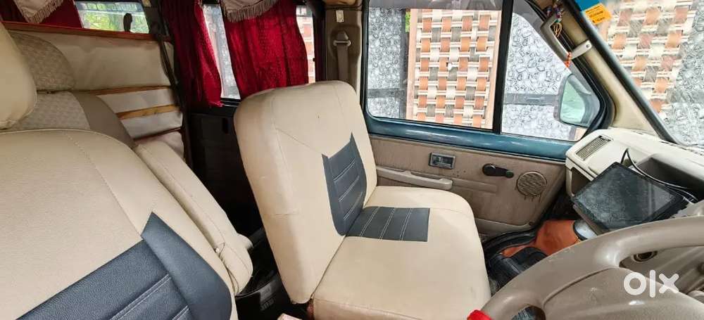Tata Winger Deluxe 2011 Diesel Automatic Roof