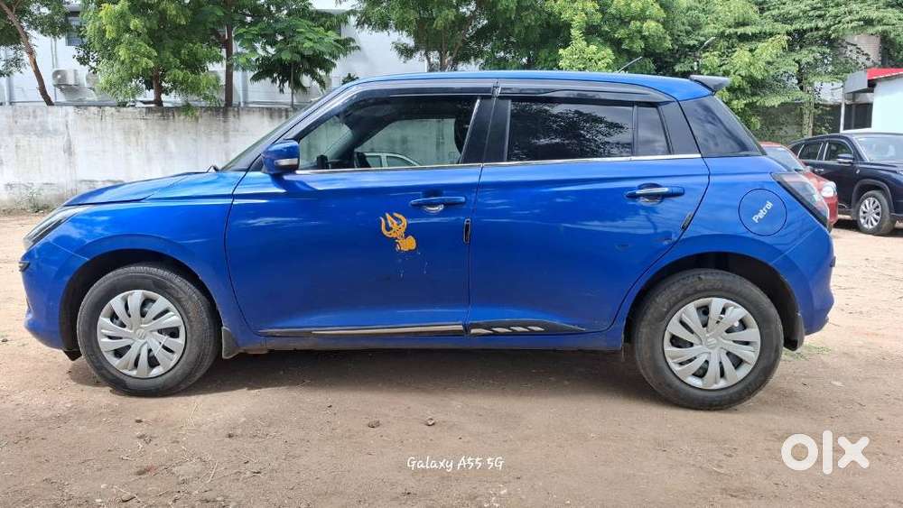 Maruti Suzuki New-gen Swift Vxi, 2025, Petrol